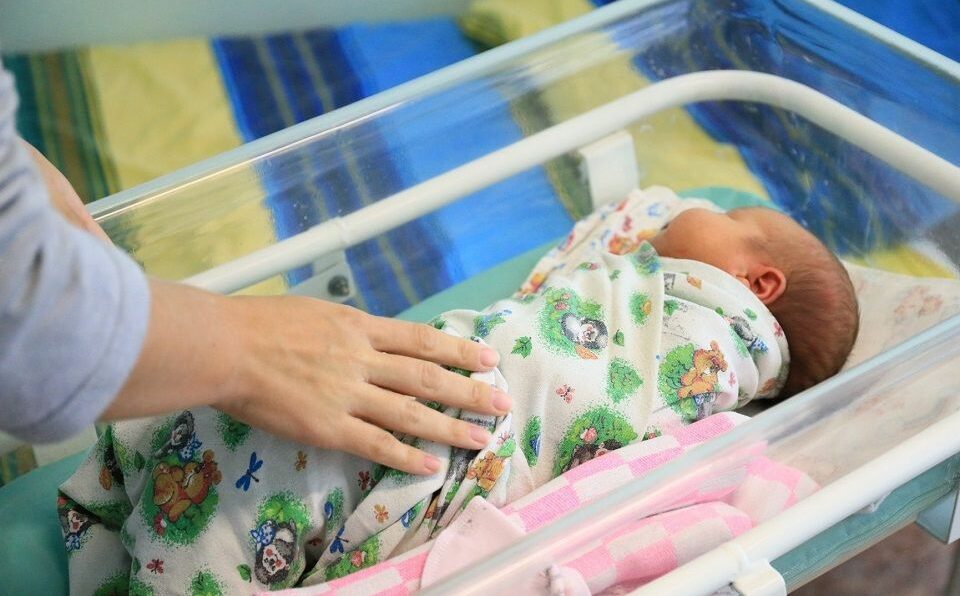 Каждого пятого новорожденного в Якутии родители регистрируют через онлайн-сервис