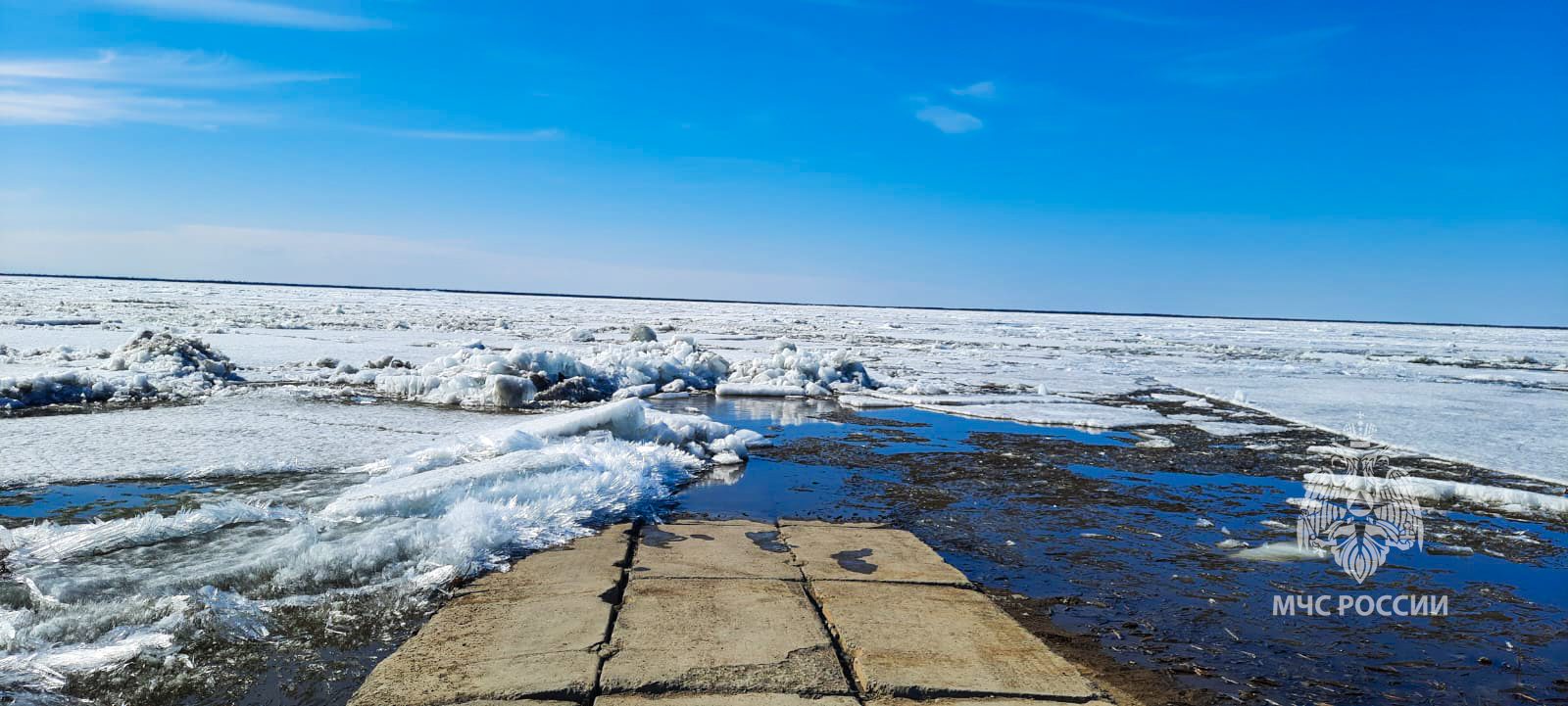 Продолжается спад уровней воды в реках Якутии