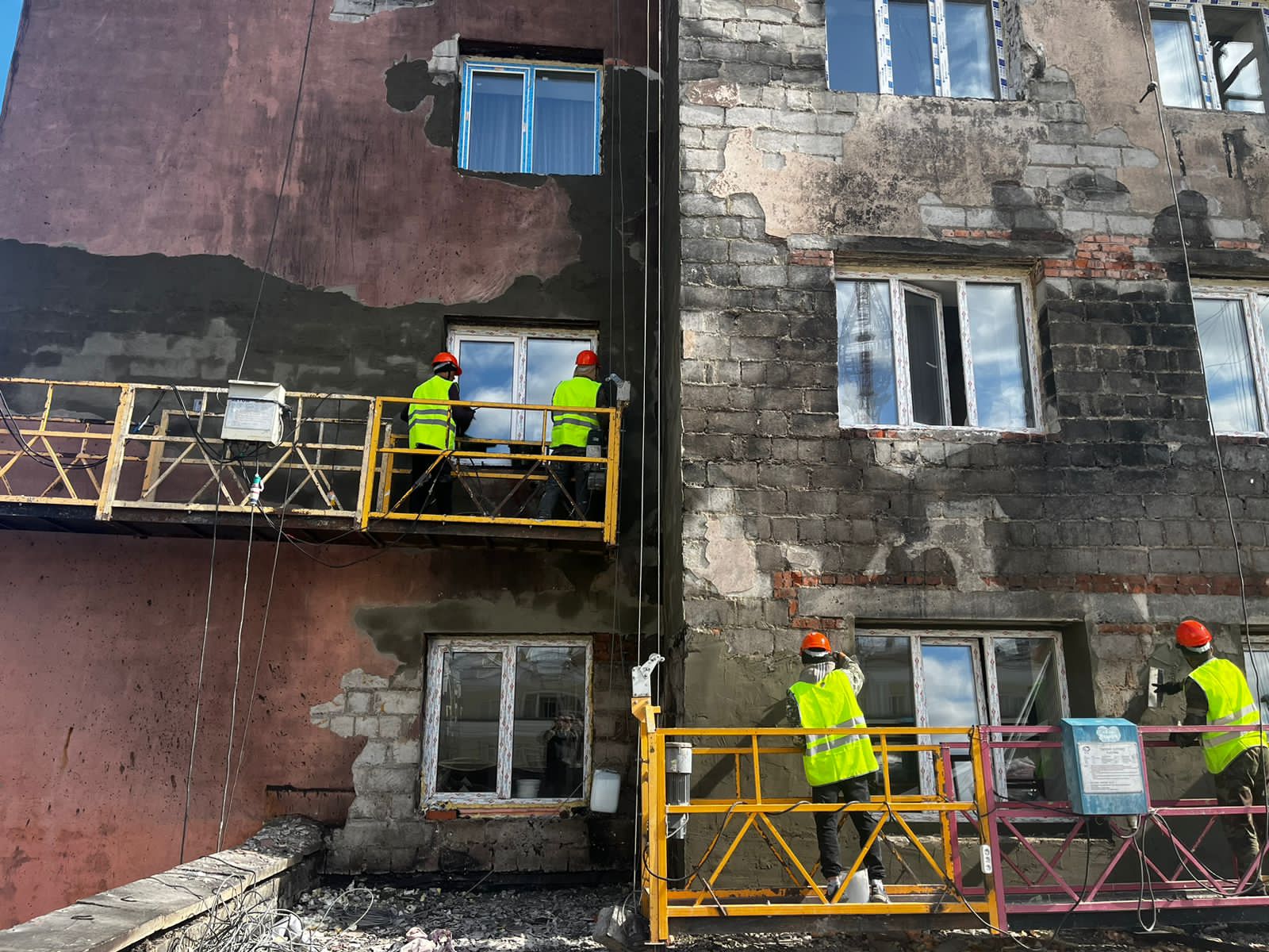 Ремонт проводят в пострадавшем при пожаре доме по Ленина 25 в Якутске