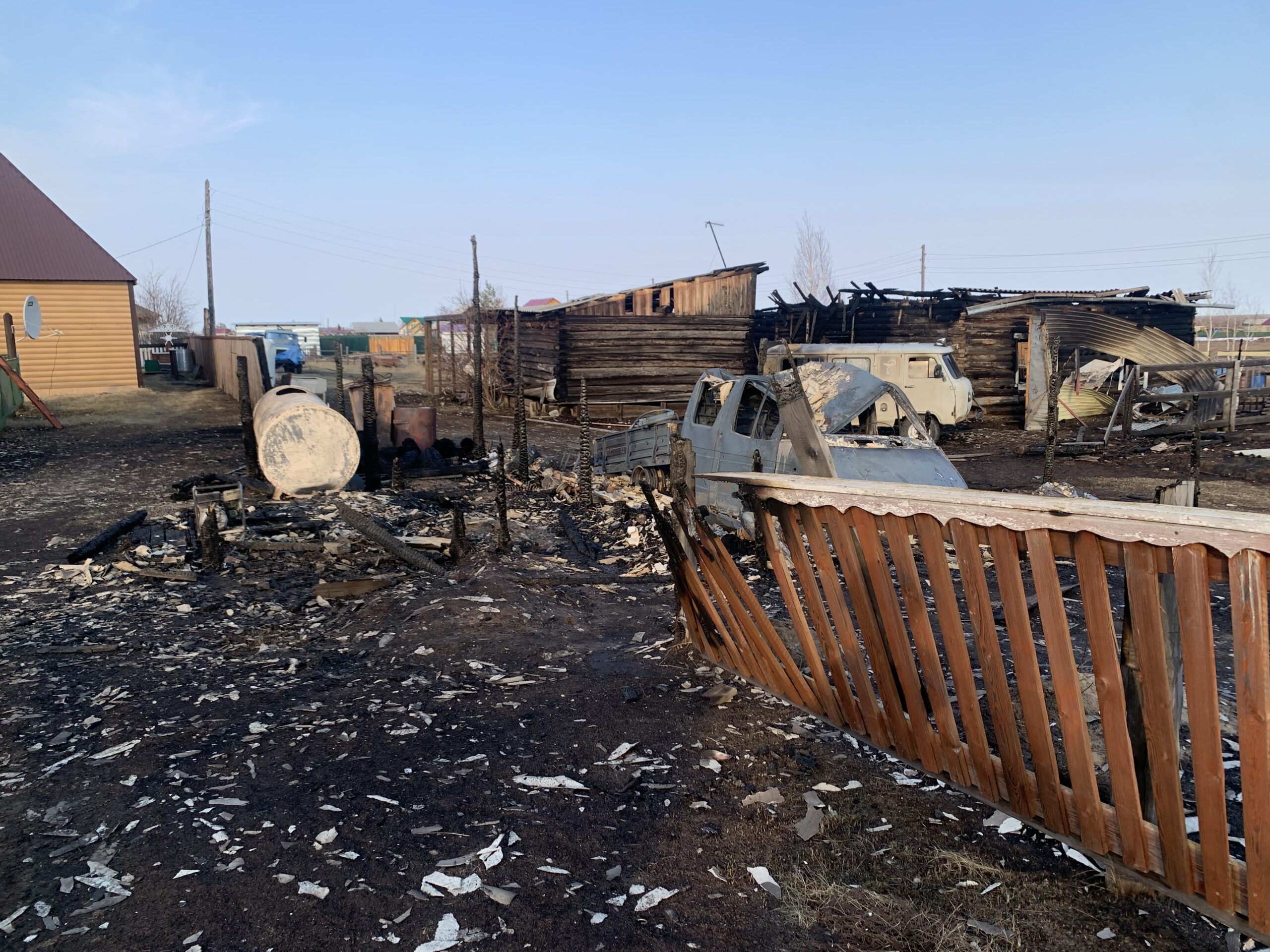 Пал травы в якутском селе Октемцы привел к крупному пожару