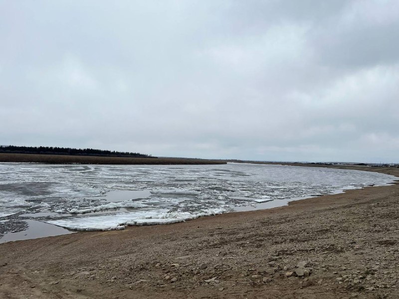 Густой ледоход начался на реке Амге в Амгинском районе