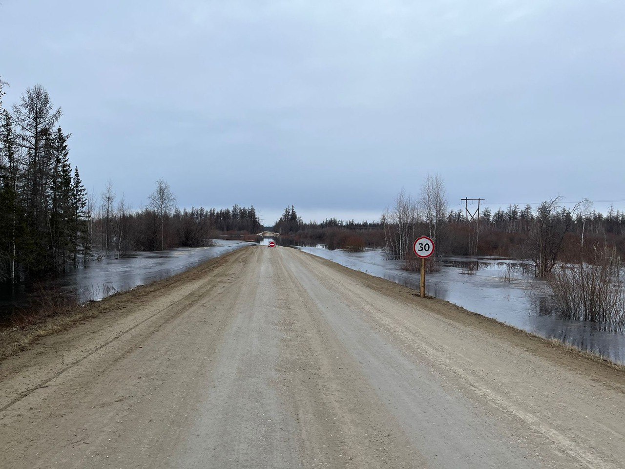 Участок дороги «Кобяй» в Якутии временно закрыли из-за повышения уровня талых вод