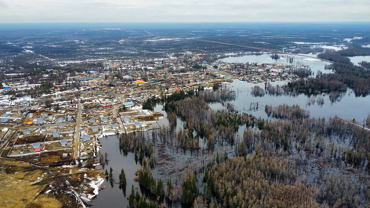 Более 30 домовых территорий подтоплены в двух селах Мегино-Кангаласского района Якутии