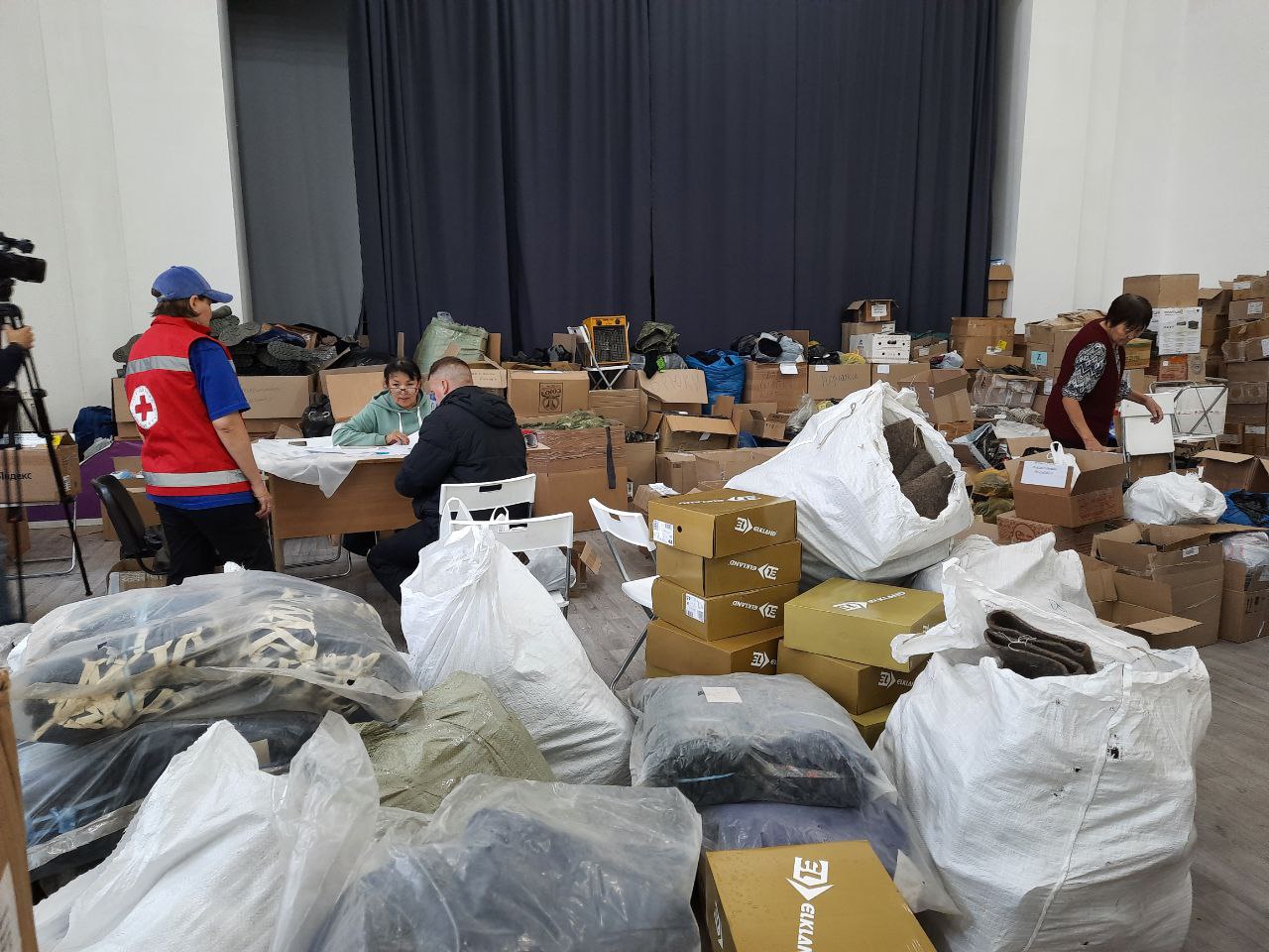 Волонтеры Якутии отправили очередную партию гумпомощи в зону СВО
