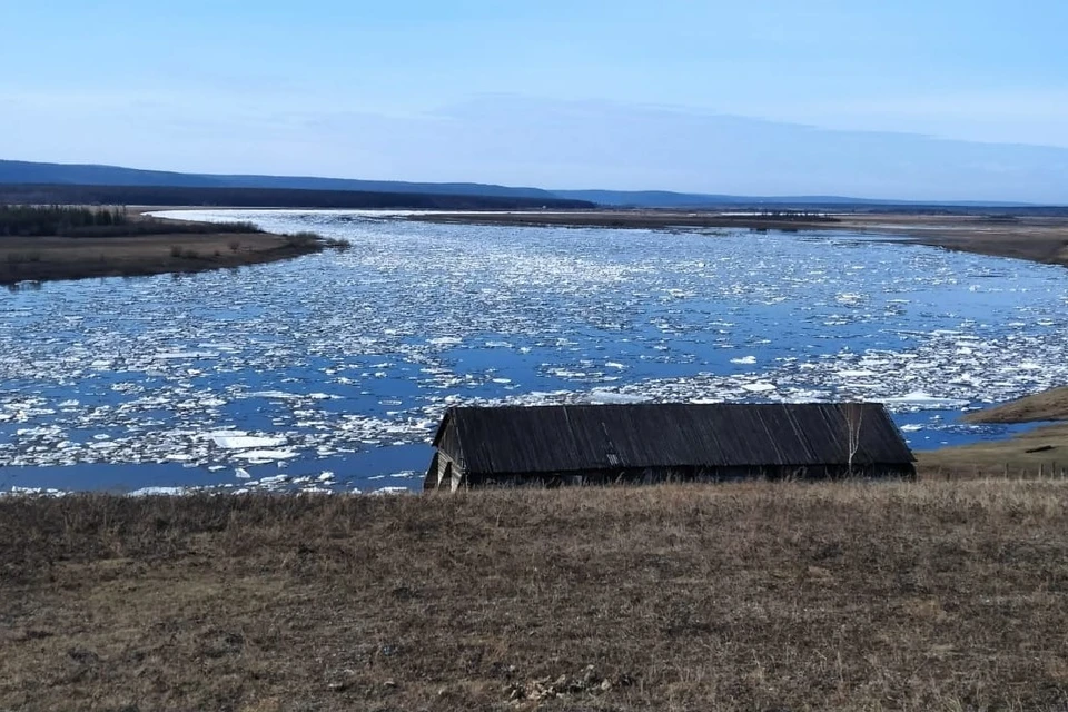 Спад уровней воды на реке Амге продолжается в Якутии