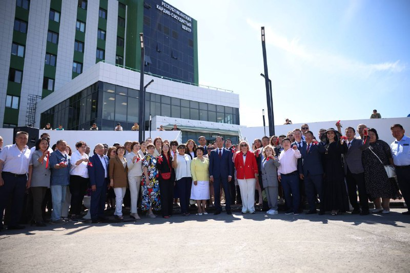 Порядка 40 больниц Якутии получили ключи от новых автомобилей УАЗ
