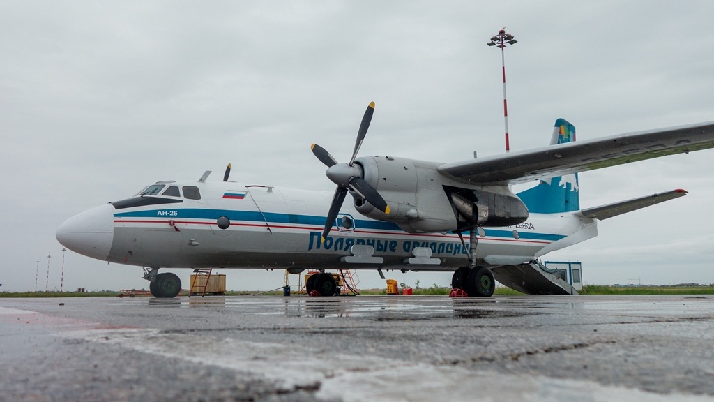 Самолет Ан-26 работает по ликвидации лесных пожаров в Якутии