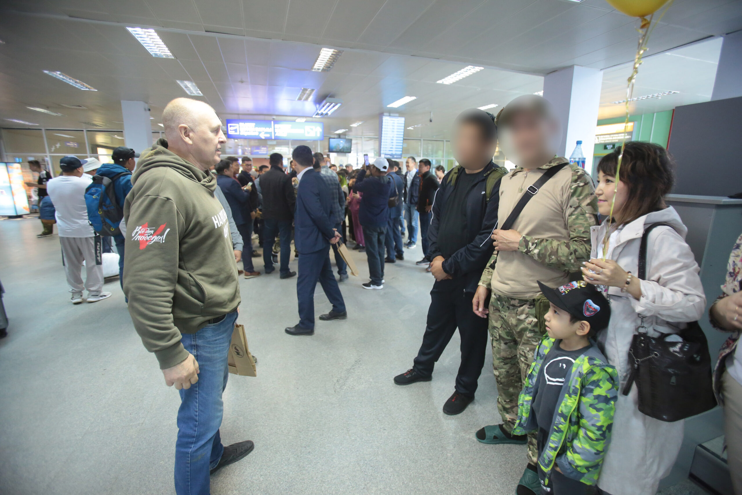 Трое бойцов вернулись из зоны СВО в Якутию