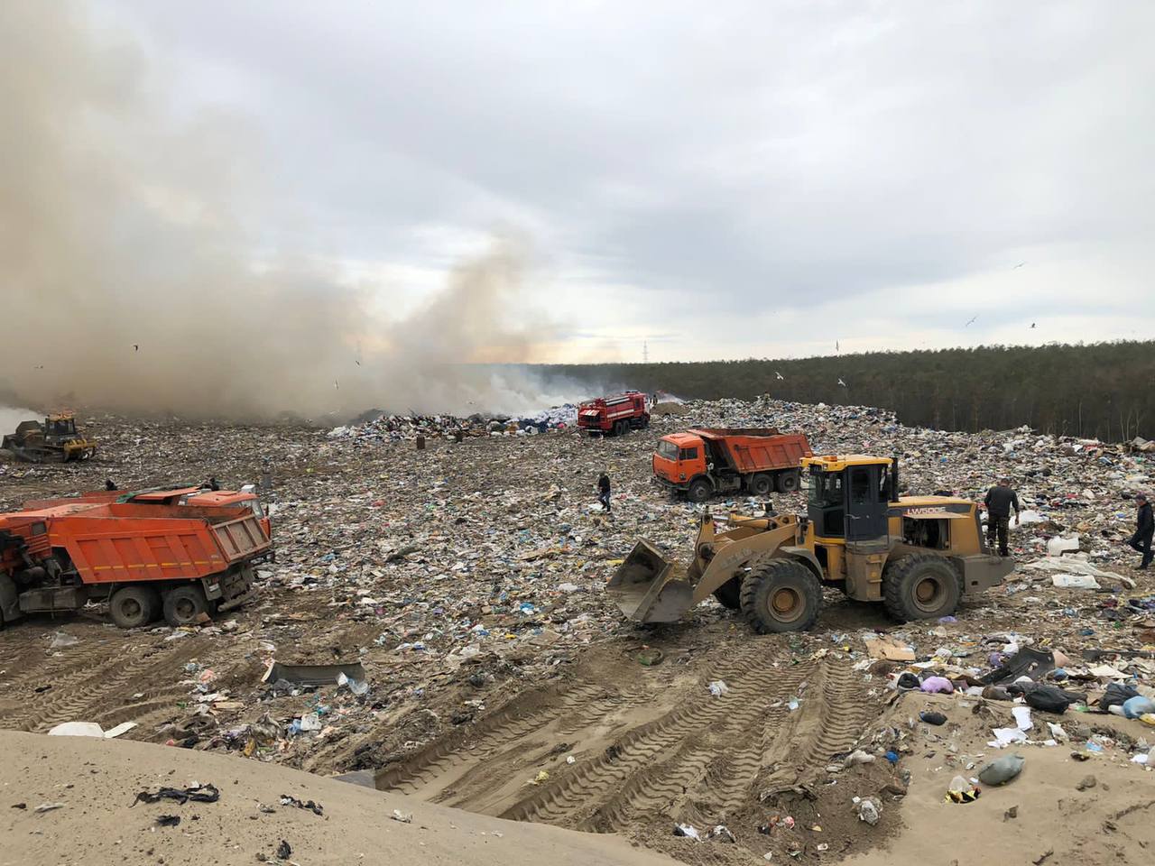 Площадь возгорания на мусорном полигоне в Якутске сократили в 4 раза