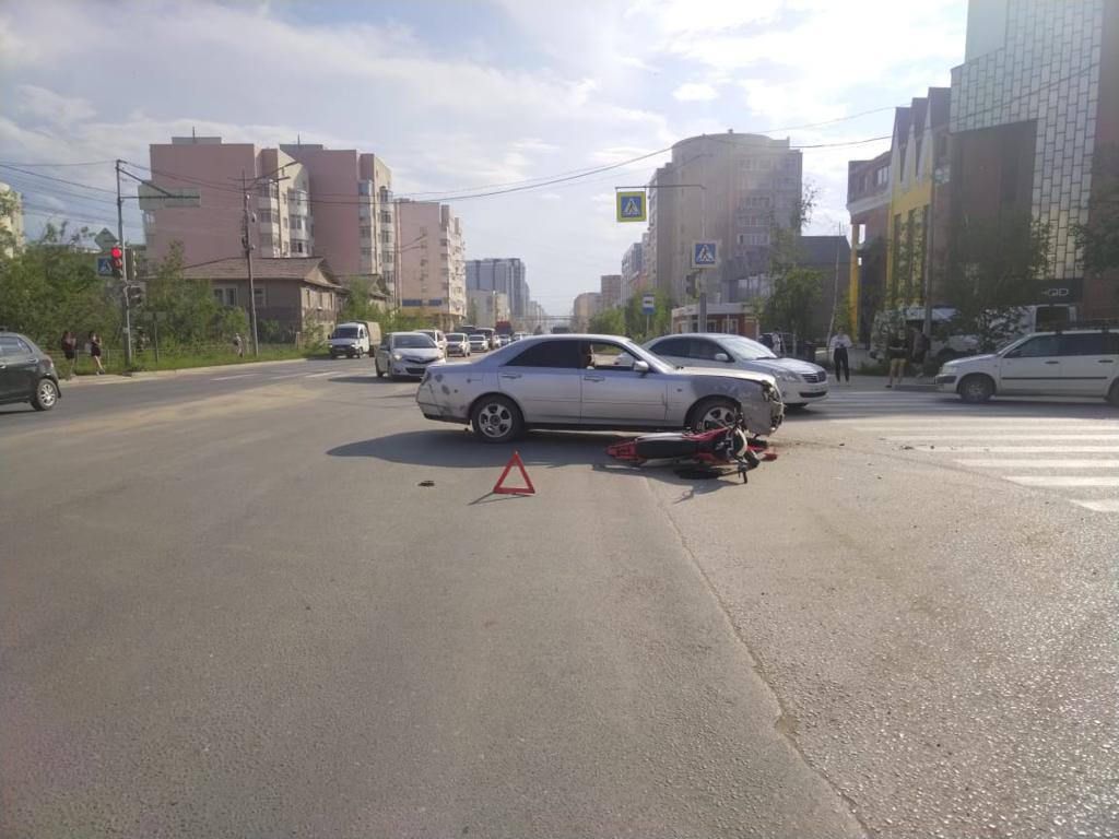 ДТП с участием мотоциклиста произошло в Якутске