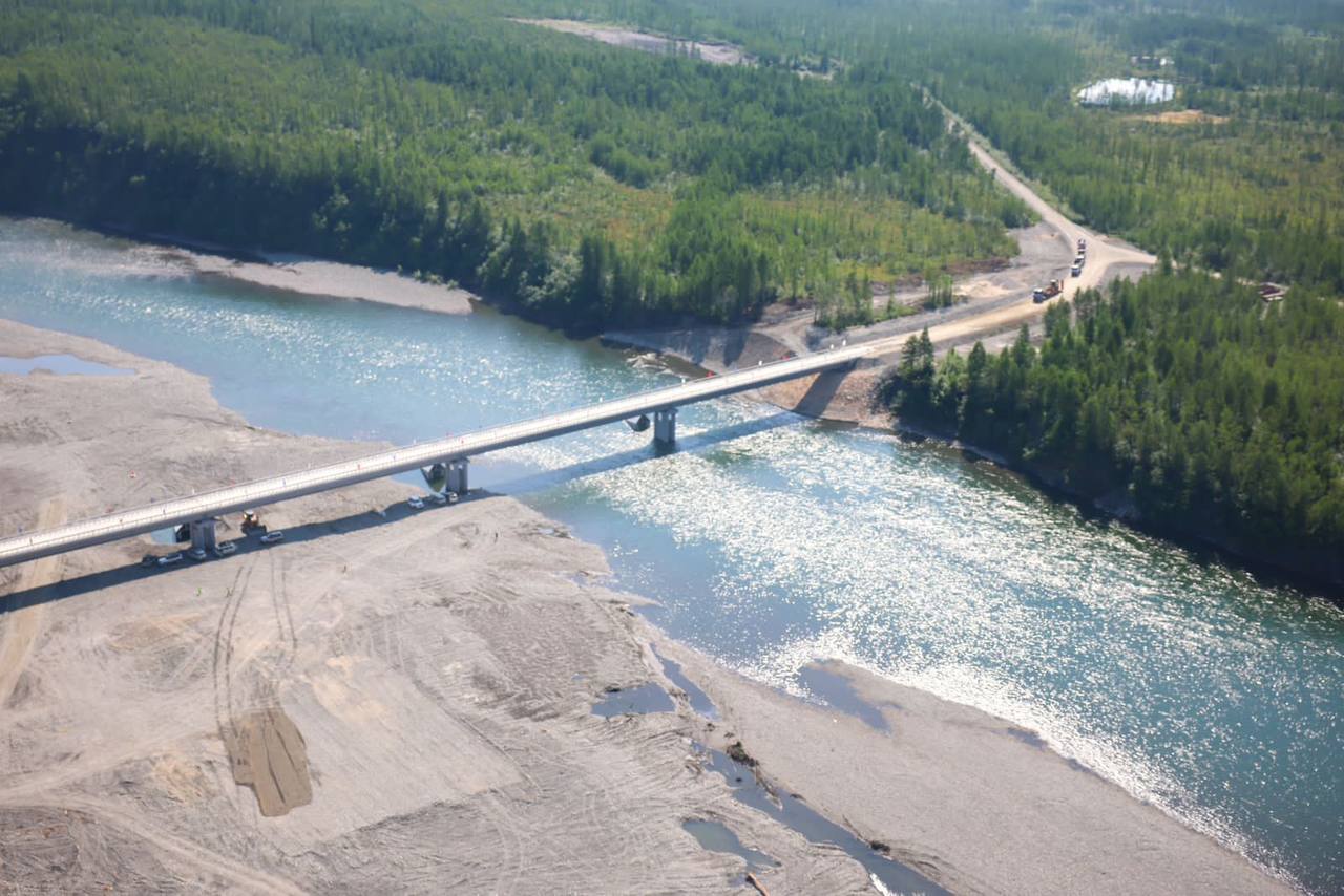 Новый мост через реку Менкюле открыли в Томпонском районе Якутии
