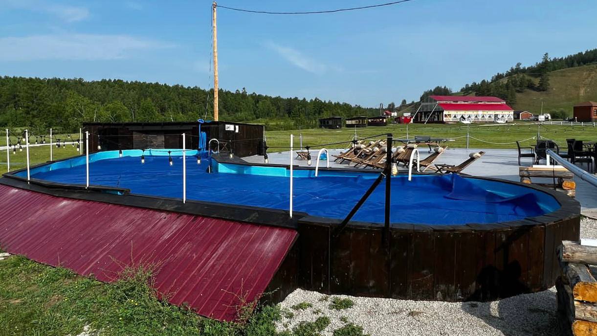 Несовершеннолетняя девушка погибла во время купания в бассейне в Якутии