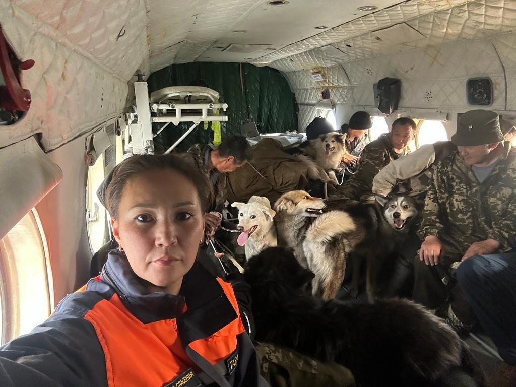 Оленеводов эвакуировали из зоны пожара в Среднеколымском районе Якутии