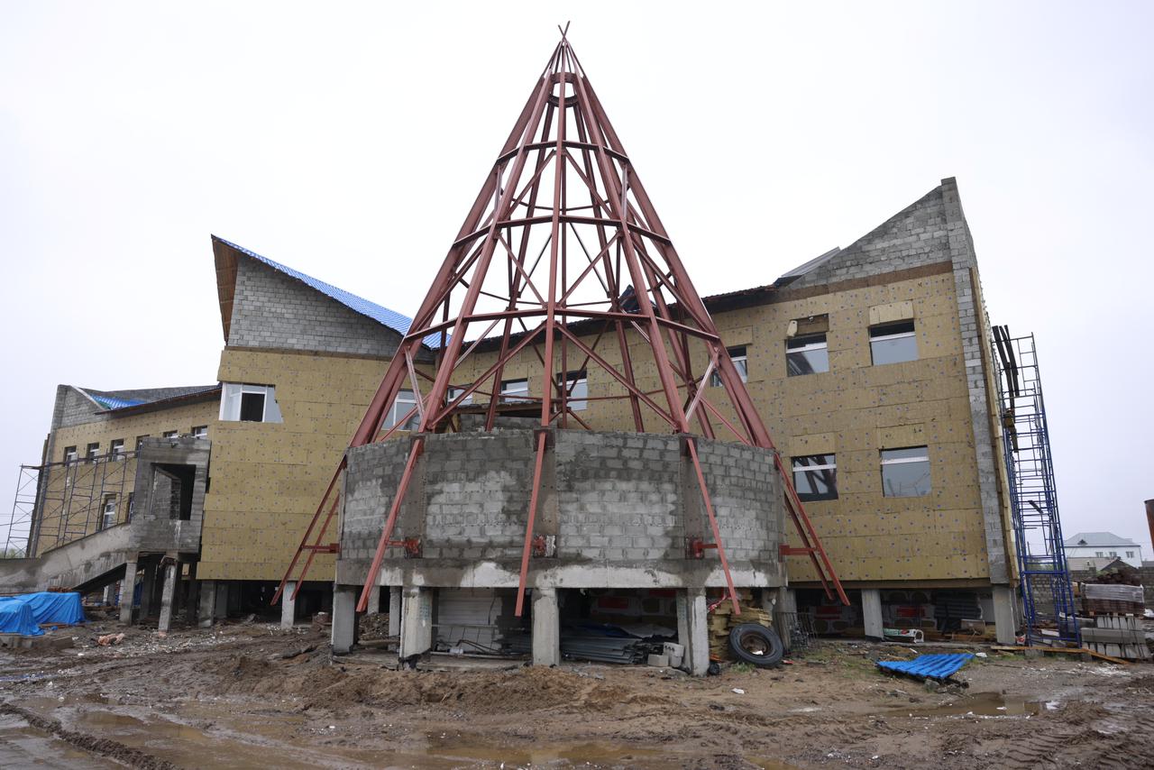 Глава Якутии поручил ускорить строительство этноцентра «Эйгэ» в Жиганском районе