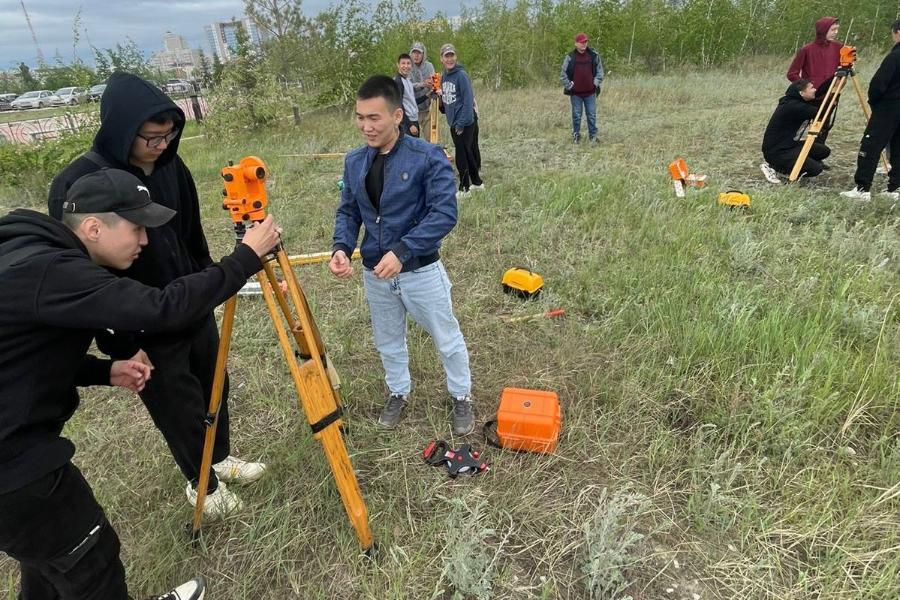 Студенты ИТИ СВФУ проходят практику в ведущих строительных компаниях Якутии