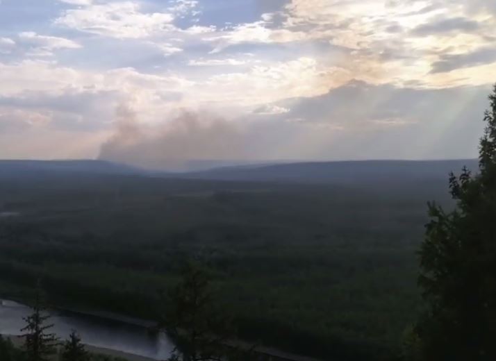 Лесной пожар тушат в Нерюнгринском районе Якутии