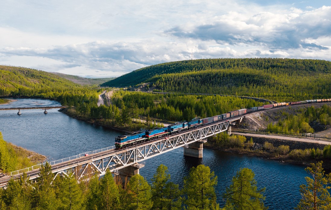 Более 182 тыс пассажиров перевезли за первое полугодие железные дороги Якутии