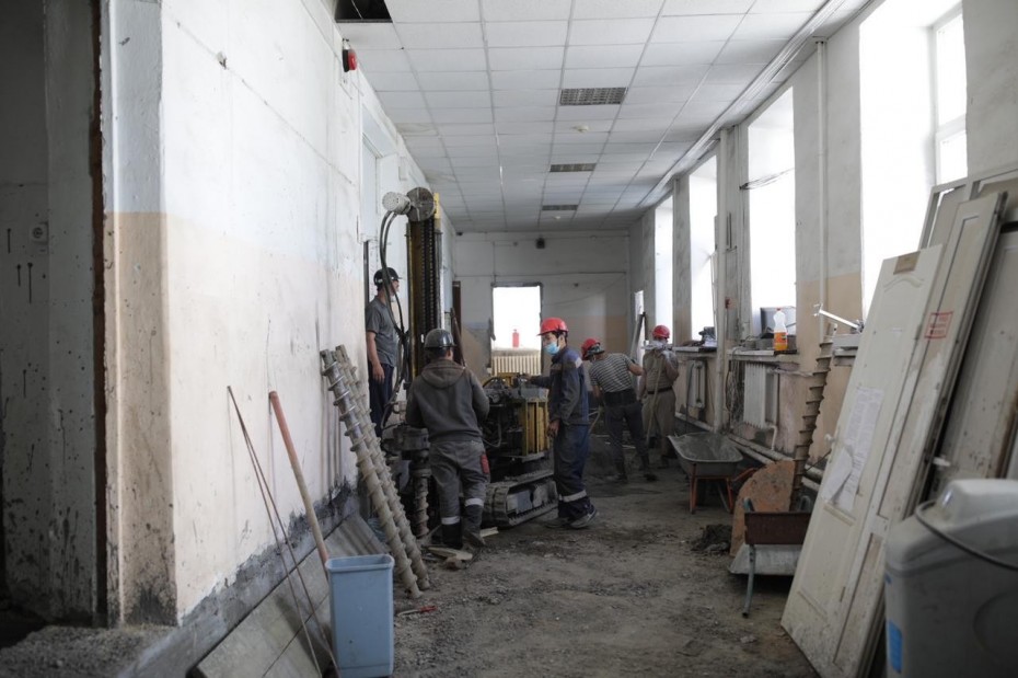Андрей Тарасенко проведет выезды на реконструируемые объекты образования в Якутии