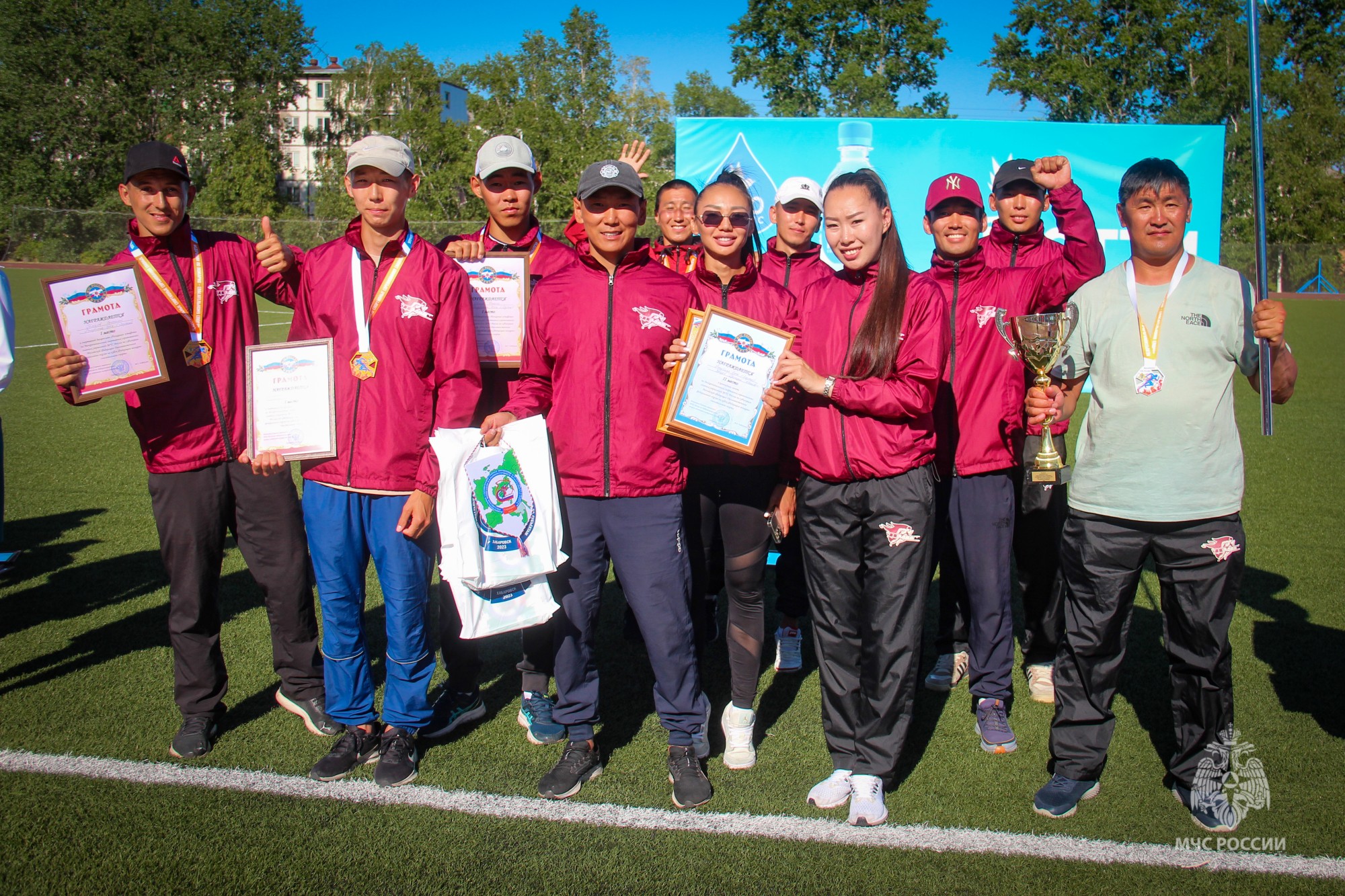 Команда якутского МЧС завоевала серебро соревнований по пожарно-спасательному спорту в Хабаровске