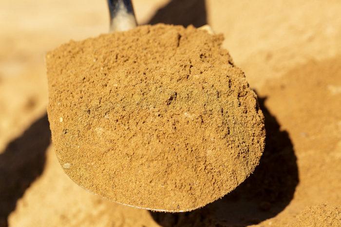 Факт незаконной добычи песка установили вблизи переправы «Якутск — Нижний Бестях»