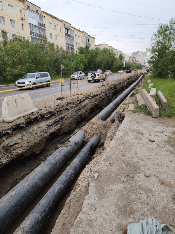 Замену старого газопровода производят на улице Петра Алексеева в Якутске