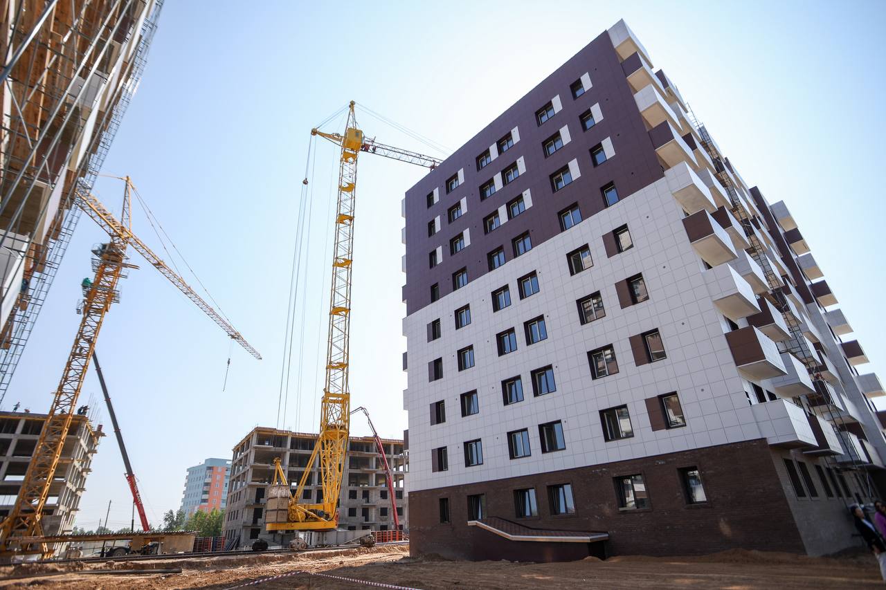 Четыре дома в Ленском районе Якутии строят по программе переселения жителей из аварийного жилья
