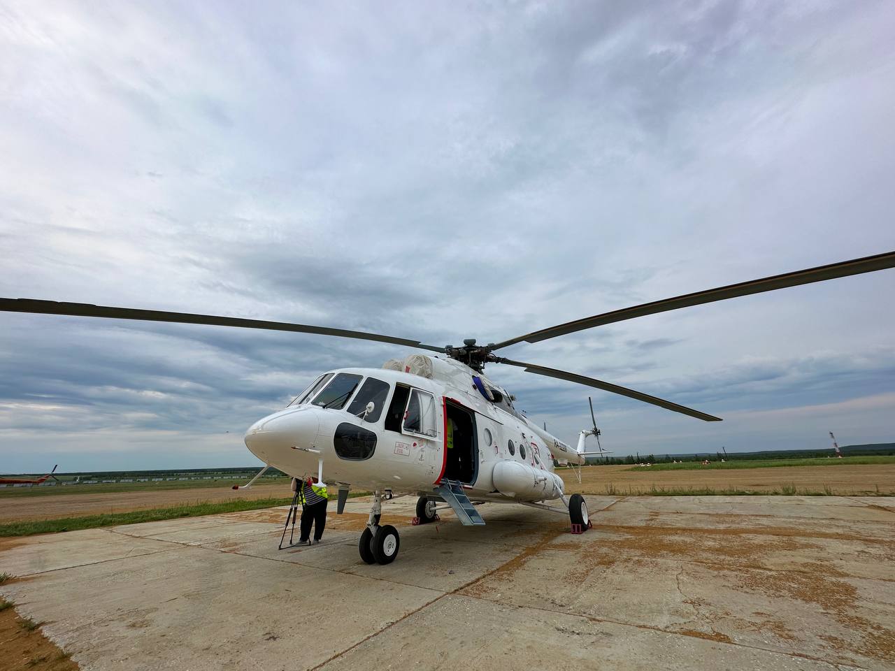 Два вертолета пополнили парк авиакомпании «Полярные авиалинии»