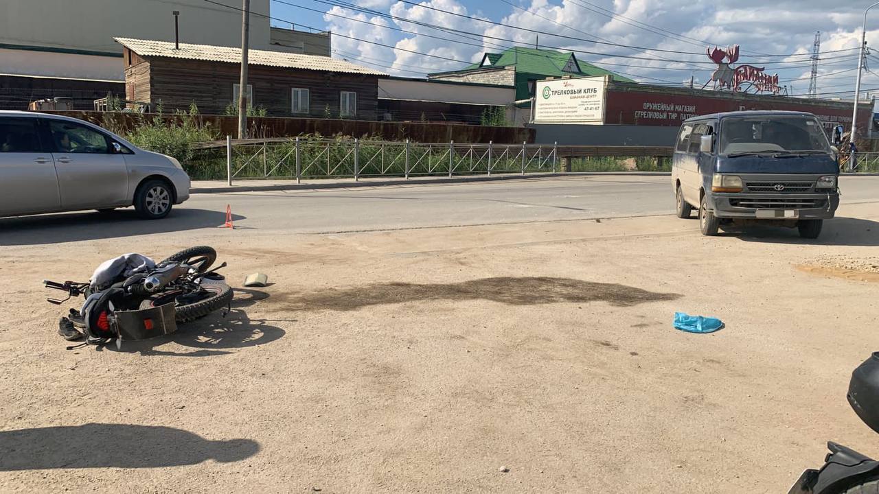 Несовершеннолетняя мотоциклистка попала в ДТП в Якутске