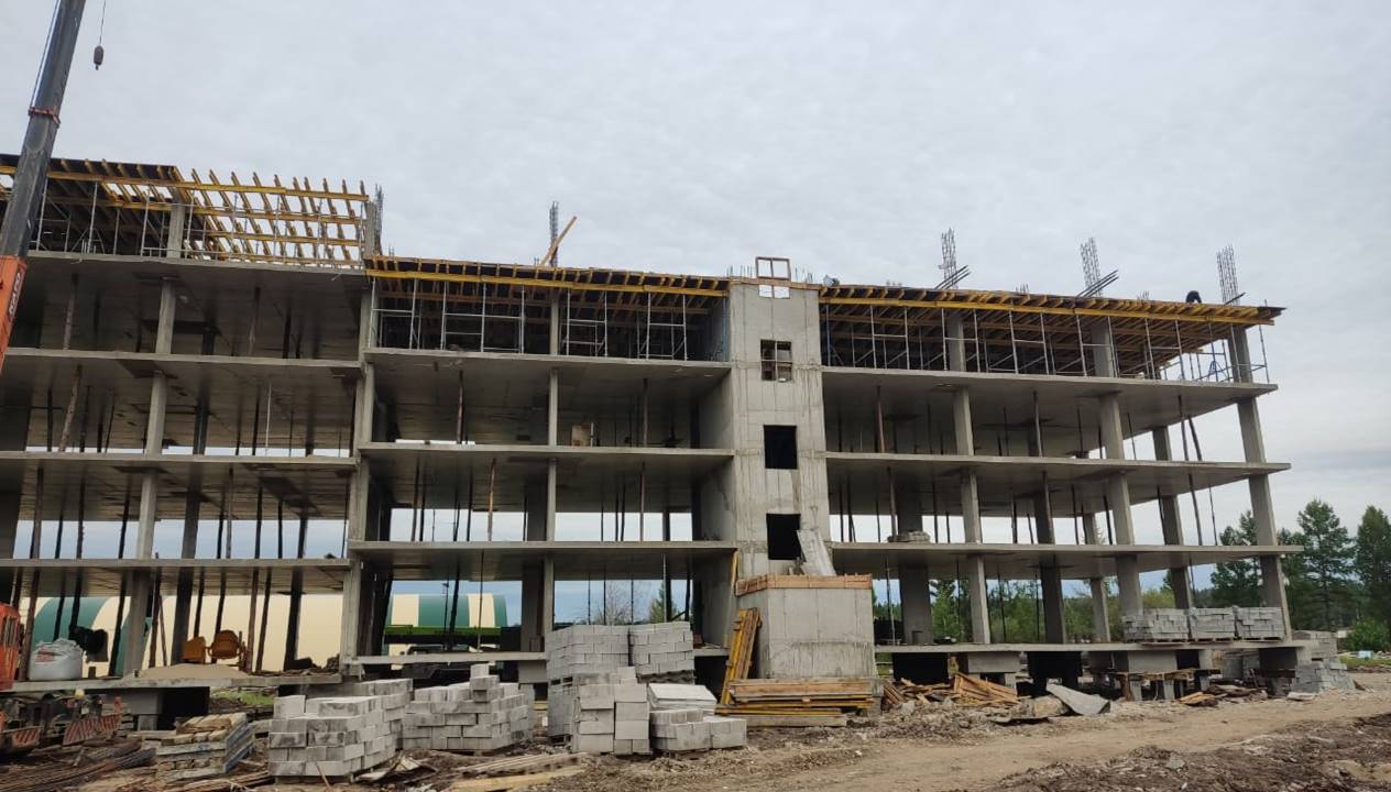 Шесть многоквартирных домов строят в Хангаласском районе Якутии в рамках региональной адресной программы