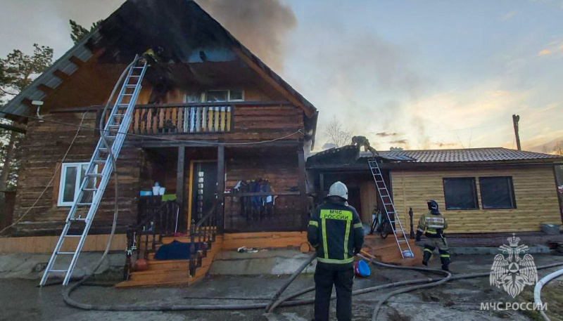 Ребенок 2023 года рождения пострадал при пожаре в селе Амга в Якутии