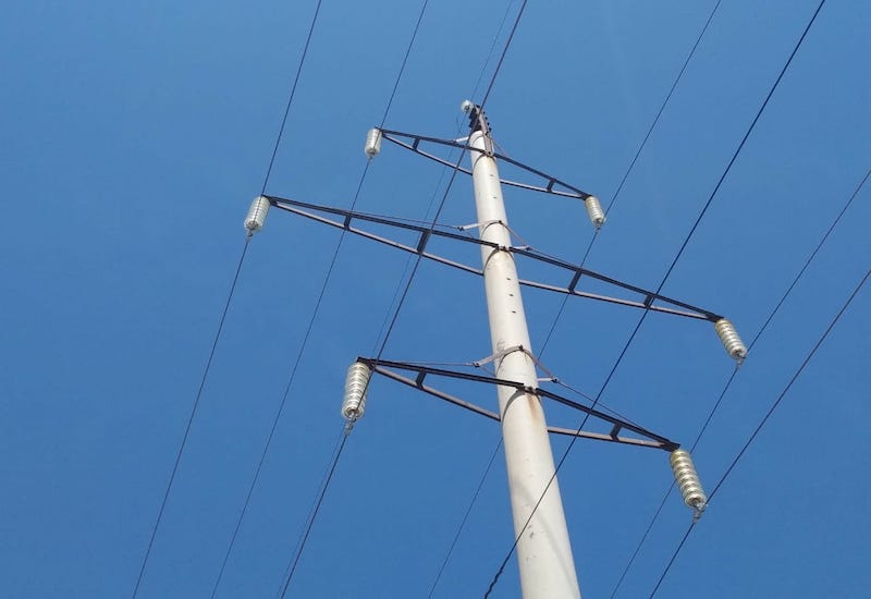 Электроснабжение восстанавливают в Западной Якутии