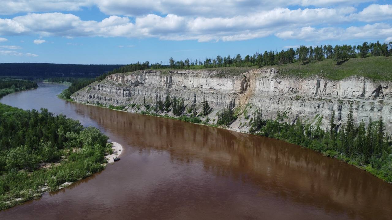 Временный запрет на сплавы по реке Буотаме ввели в Якутии из-за лесных пожаров