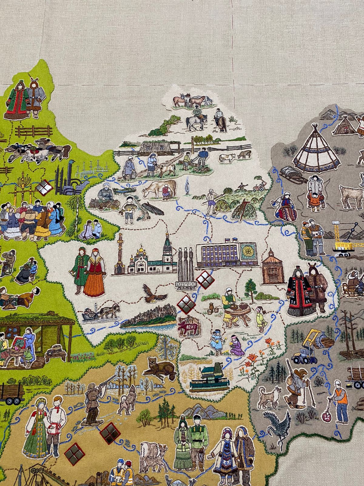 Якутские мастерицы представят вышитую карту республики в Чувашии
