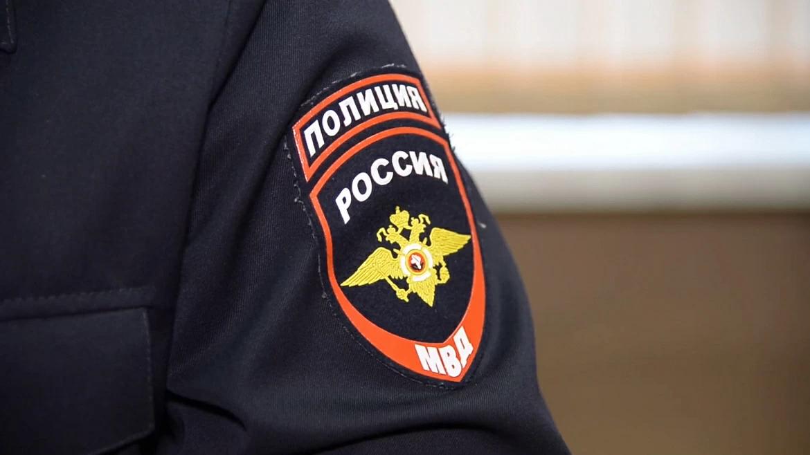 Полицейские проверят сообщение об обнаружении ящика со взрывчатым веществом в Усть-Янском районе Якутии