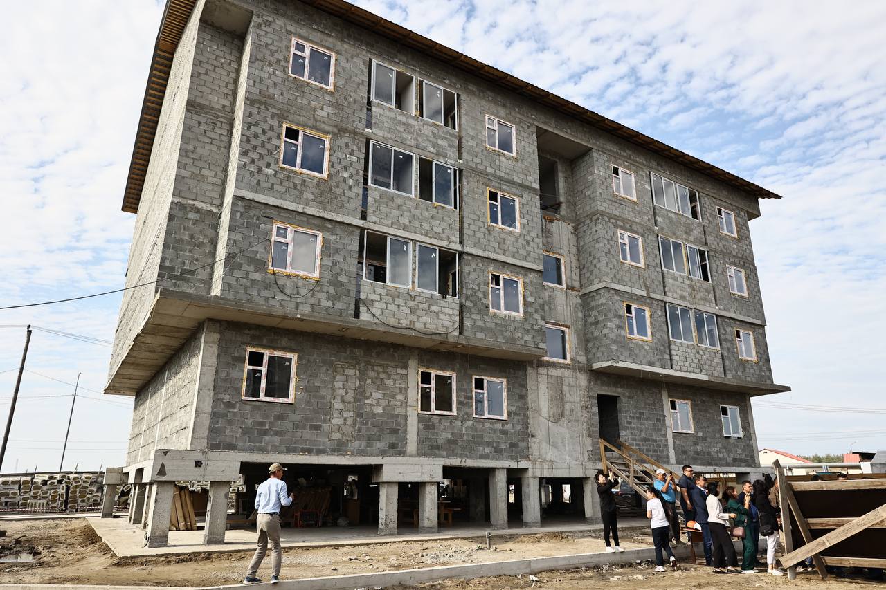 Два многоквартирных жилых дома в якутском селе Борогонцы сдадут в октябре 2023 года