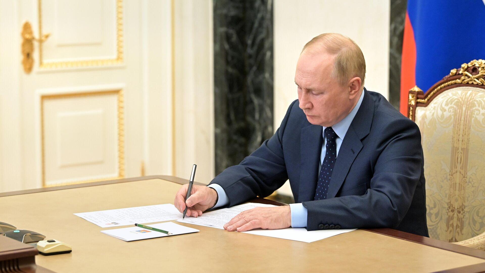 Владимир Путин подписал закон о повышении верхней границы призывного возраста до 30 лет