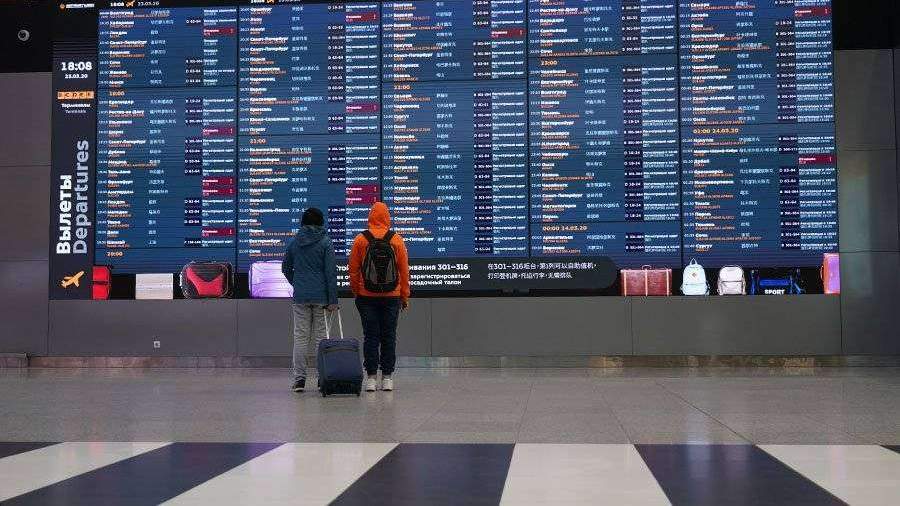 Более 90 рейсов задержали в аэропортах Москвы