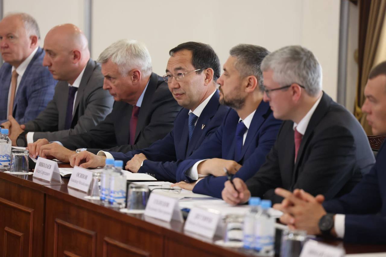 Глава Якутии принял участие в совещании Совета Безопасности РФ в Магадане