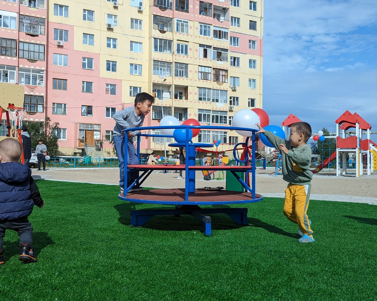 Новую детскую площадку открыли в Якутске