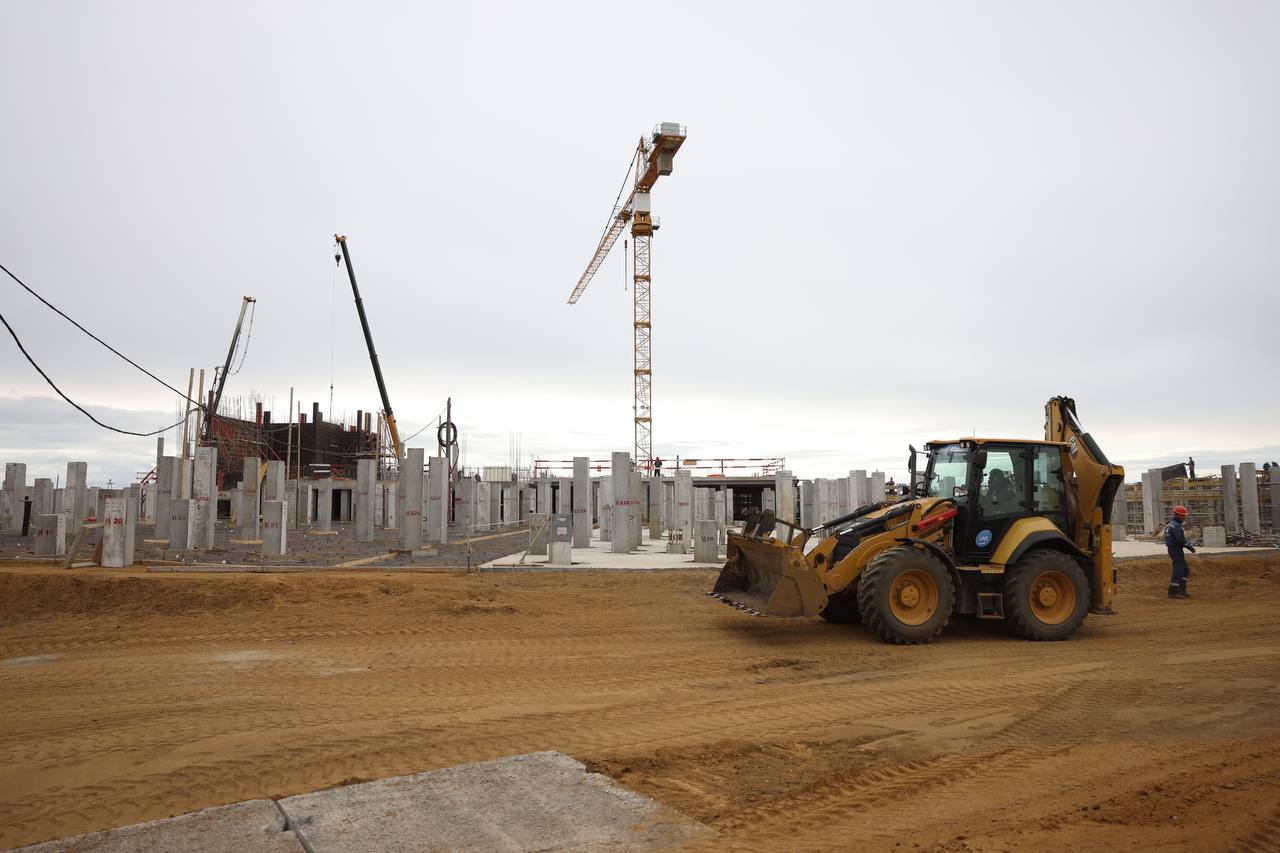 Более тысячи рабочих задействуют в строительстве образовательного комплекса в якутском Жатае