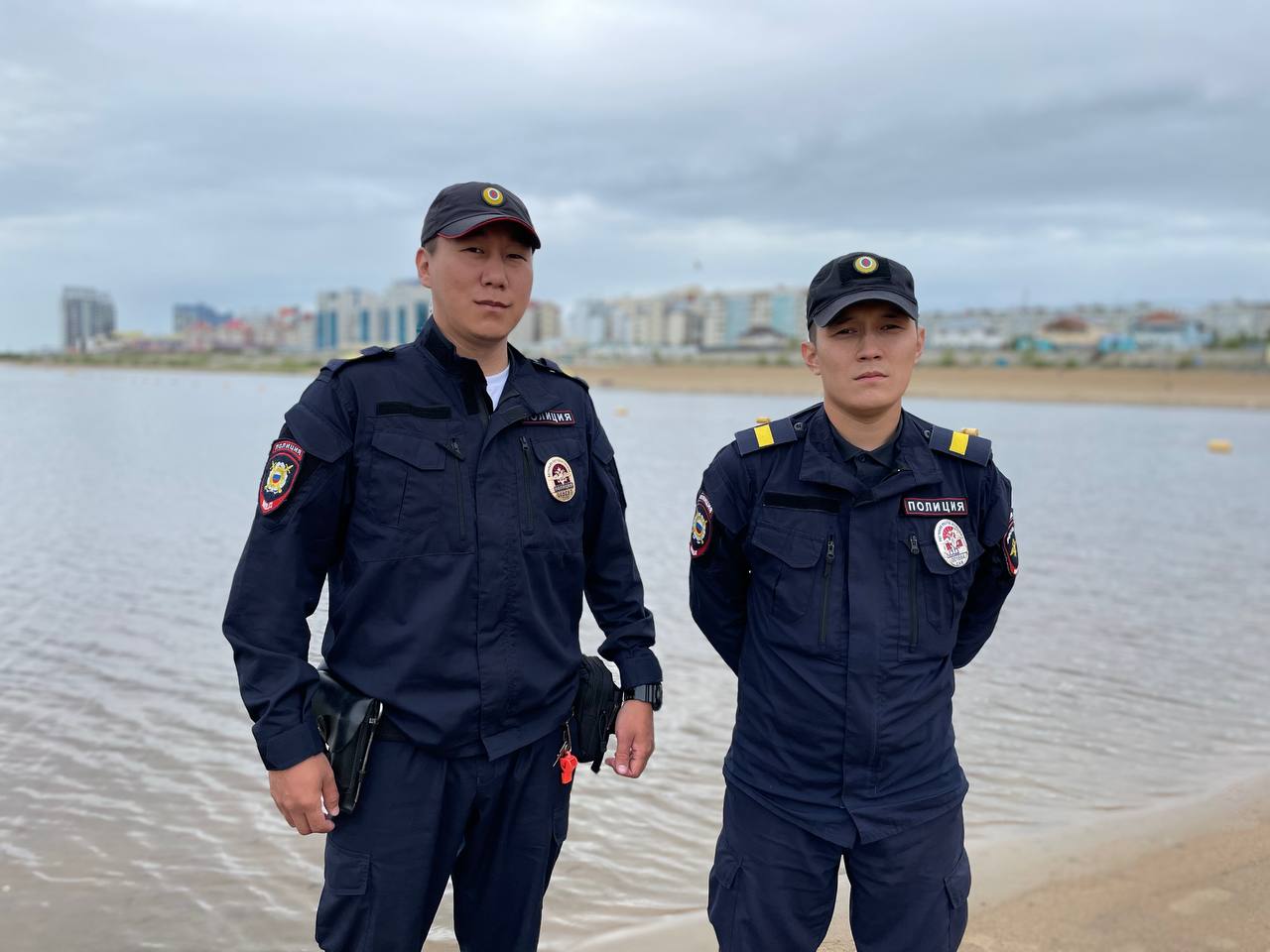 Полицейские спасли утопающую женщину в Якутске