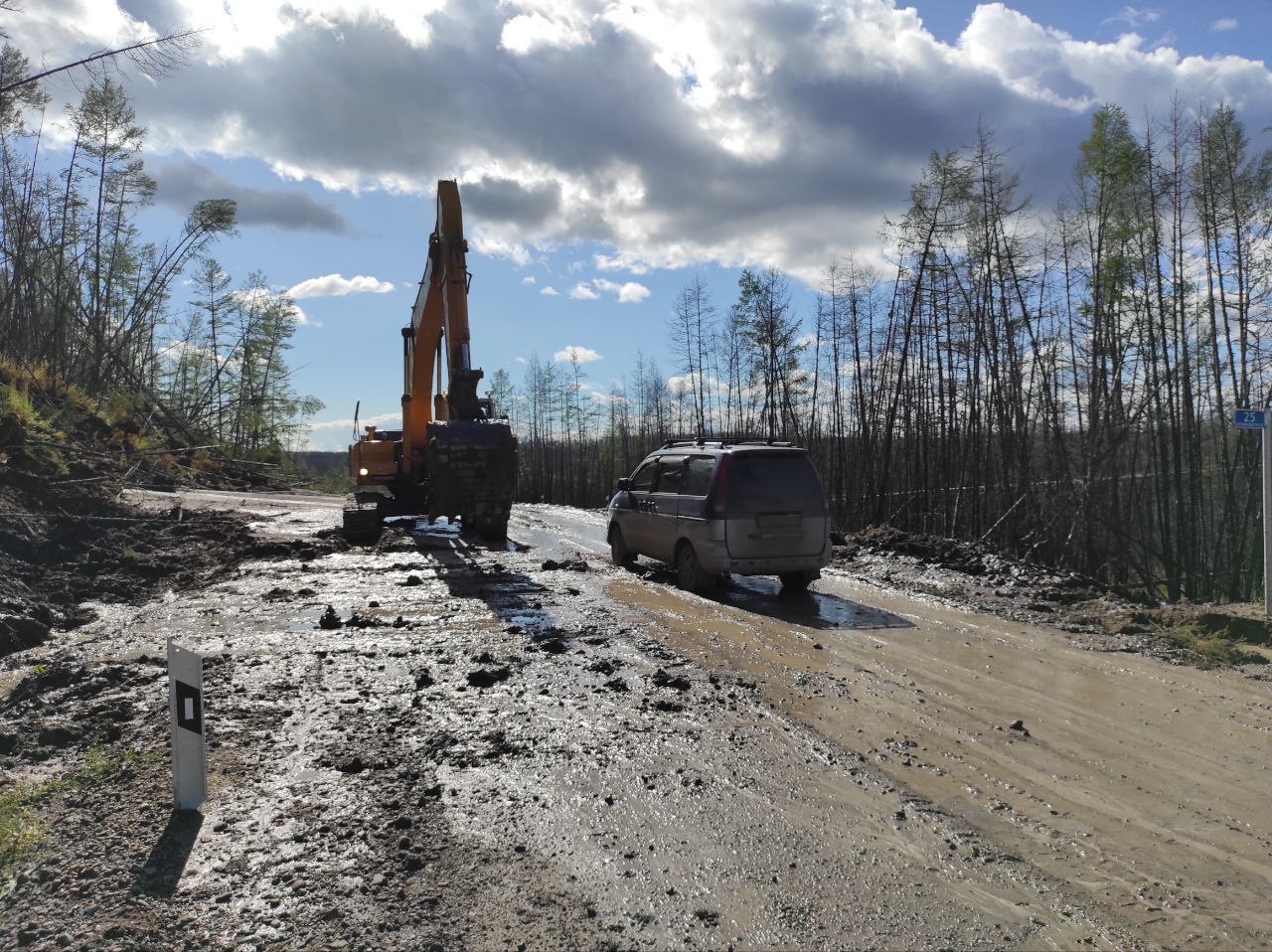 Движение на автодороге «Харбалах» восстановили в Таттинском районе Якутии