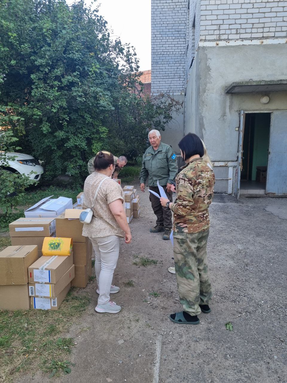 Якутия передала очередную партию медикаментов в военный госпиталь ЛНР
