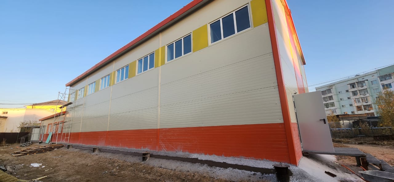 Строительство спортзалов для школ №10 и №20 в Якутске планируют завершить в октябре
