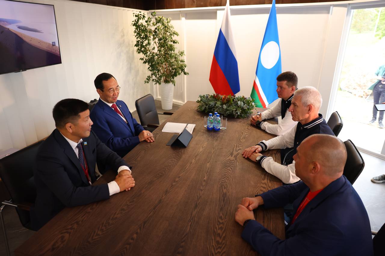 ВЭФ-2023: Глава Якутии обсудил подготовку к играм «Дети Азии» с главой Минспорта России
