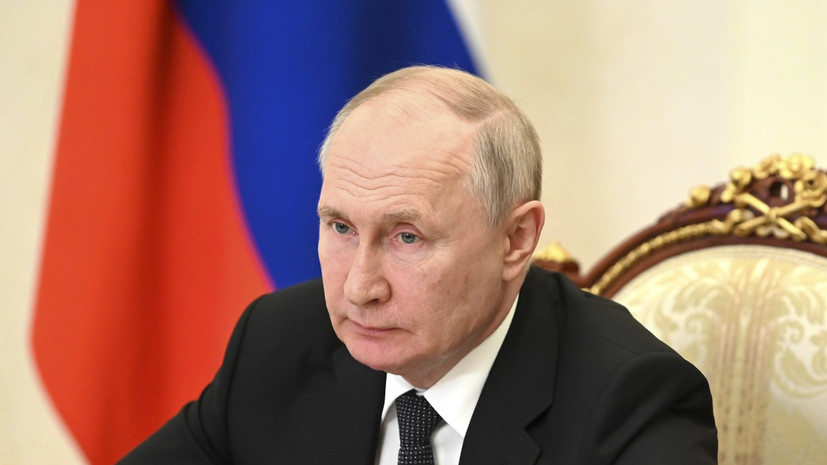Путин поручил завершить расселение граждан из аварийного жилья в Якутске