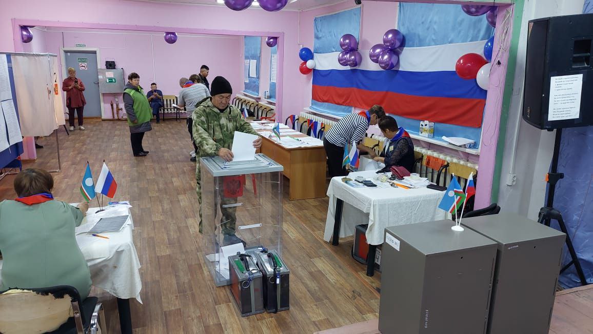 Первые избирательные участки открылись в Якутии