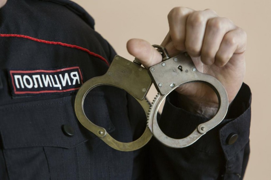 Подозреваемого, ограбившего четыре магазина, установили в Якутске