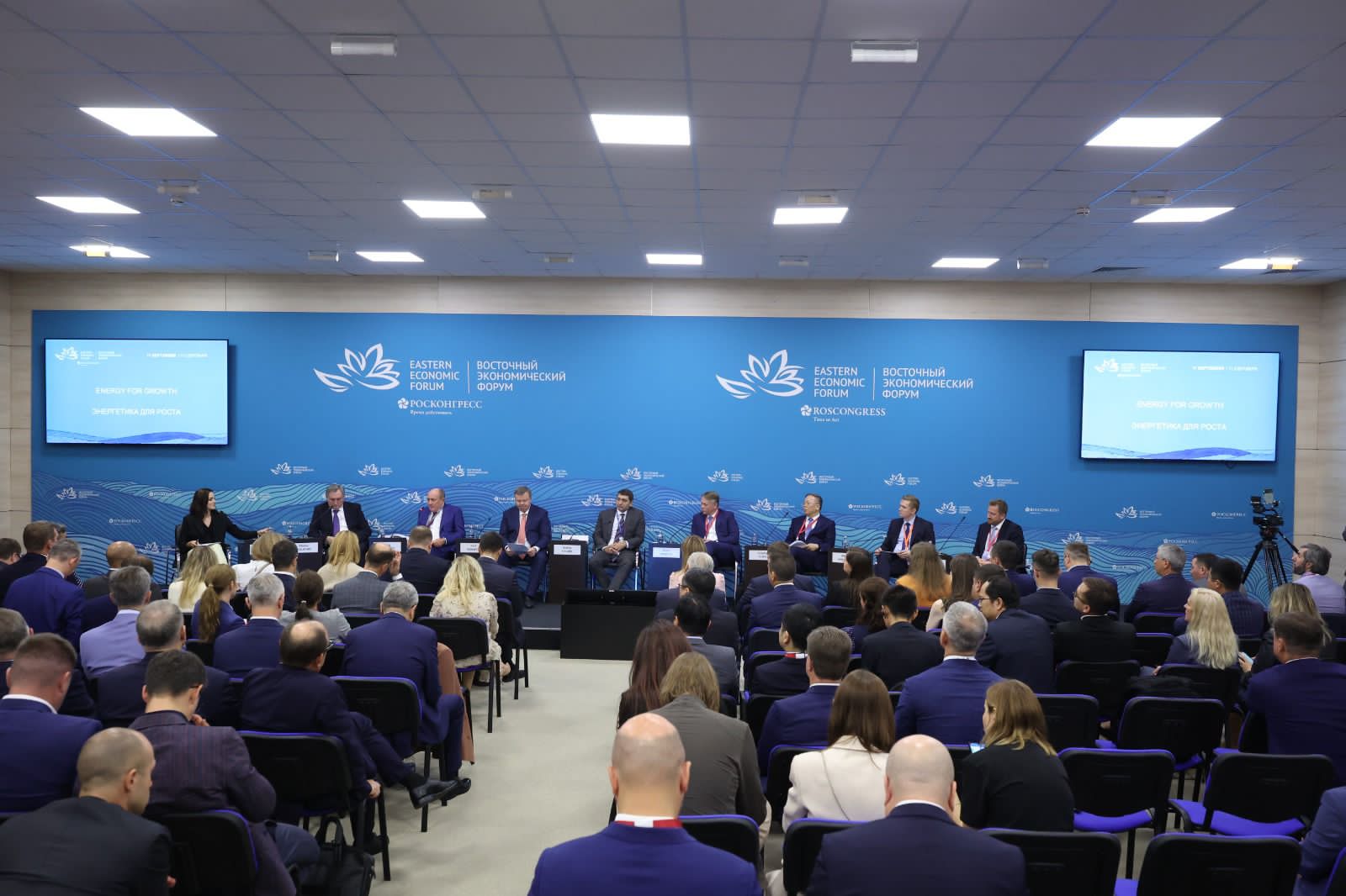 ВЭФ-2023: «Россети» в 2028 году введут новые магистральные транзиты, объединяющие энергосистемы Сибири и Востока