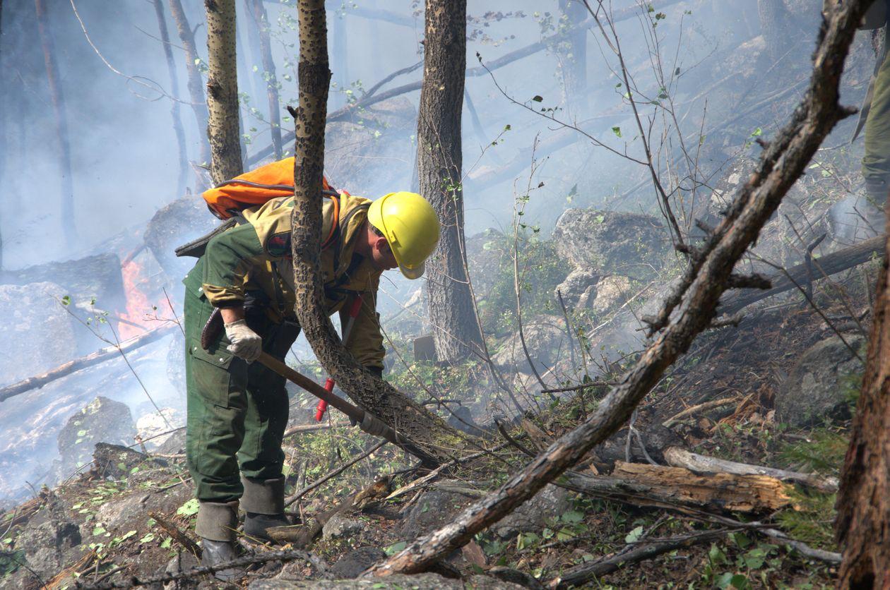 Еще четыре лесных пожара потушили в Якутии